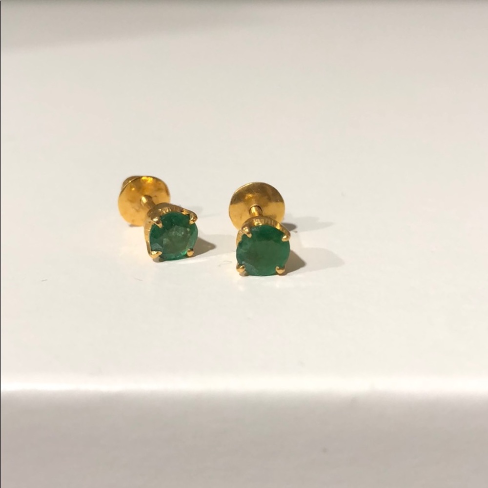 💯 22karat pure gold with real emerald stud